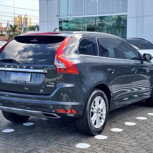 Volvo XC60 2.0 T5 MOMENTUM GASOLINA 4P AUTOMÁTICO