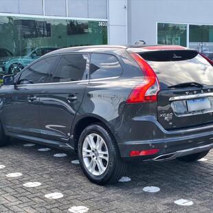 Volvo XC60 2.0 T5 MOMENTUM GASOLINA 4P AUTOMÁTICO