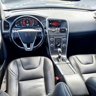 Volvo XC60 2.0 T5 MOMENTUM GASOLINA 4P AUTOMÁTICO