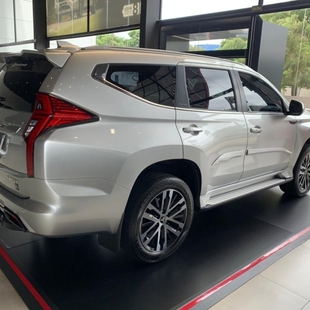 Mitsubishi PAJERO SPORT 2.4 16V MIVEC TURBO DIESEL LEGEND AWD AUTOMÁTICO