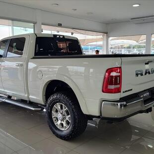 Ram 3500 6.7 I6 TURBO DIESEL LARAMIE CD 4X4 AUTOMÁTICO
