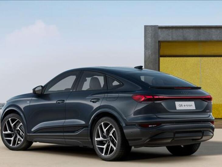 galeria Q6 E-TRON