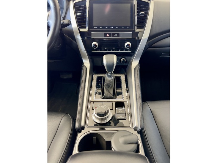 galeria PAJERO SPORT