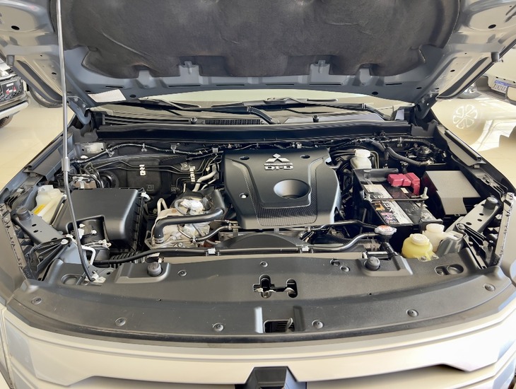 galeria PAJERO SPORT