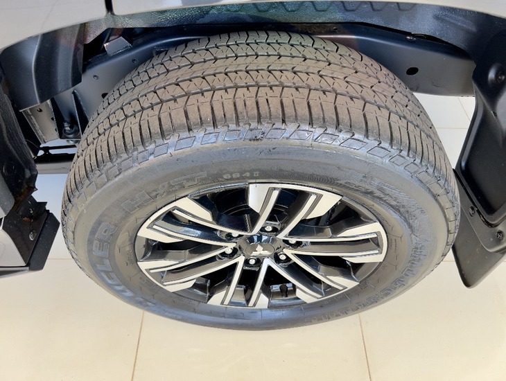 galeria PAJERO SPORT