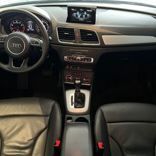 Audi Q3 1.4 TFSI Attraction S Tronic (Flex)