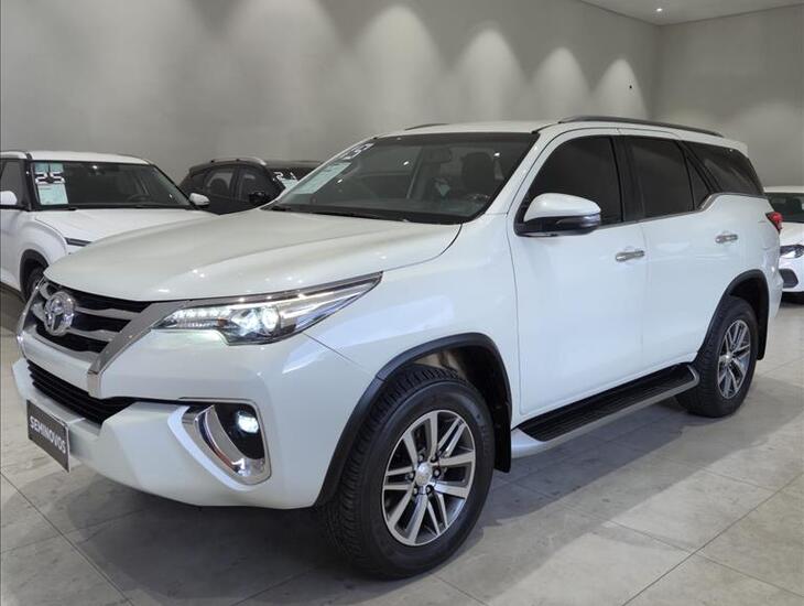 galeria HILUX SW4