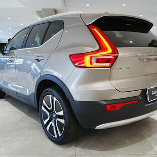Volvo XC40 Momentum 1.5 T5 Hybrid AWD (Aut)