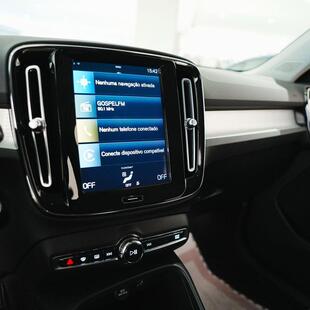 Volvo XC40 Momentum 1.5 T5 Hybrid AWD (Aut)