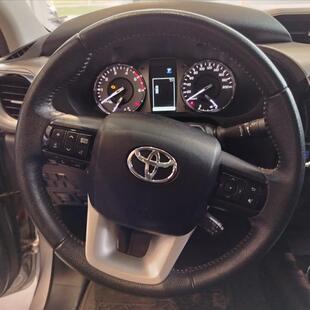 Toyota HILUX 2.8 D-4D TURBO DIESEL CD SRV 4X4 AUTOMÁTICO
