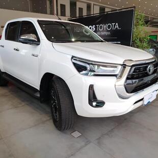 Toyota HILUX 2.8 D-4D TURBO DIESEL CD SRX 4X4 AUTOMÁTICO