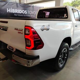 Toyota HILUX 2.8 D-4D TURBO DIESEL CD SRX 4X4 AUTOMÁTICO