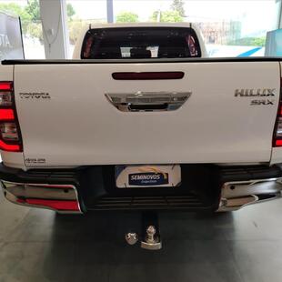 Toyota HILUX 2.8 D-4D TURBO DIESEL CD SRX 4X4 AUTOMÁTICO