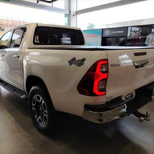 Toyota HILUX 2.8 D-4D TURBO DIESEL CD SRX 4X4 AUTOMÁTICO