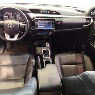 Toyota HILUX 2.8 D-4D TURBO DIESEL CD SRX 4X4 AUTOMÁTICO