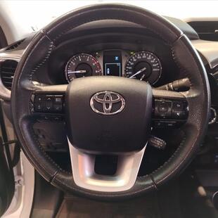 Toyota HILUX 2.8 D-4D TURBO DIESEL CD SRX 4X4 AUTOMÁTICO