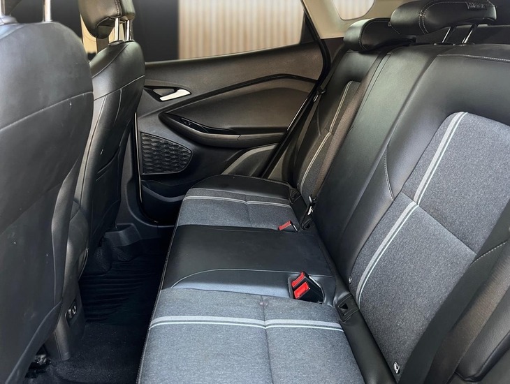 galeria TRACKER LTZ 1.0 Turbo 12V Flex Aut.