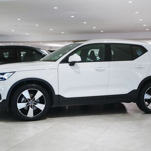 Volvo XC40 2.0 T4 Momentum FWD