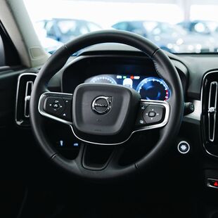 Volvo XC40 2.0 T4 Momentum FWD