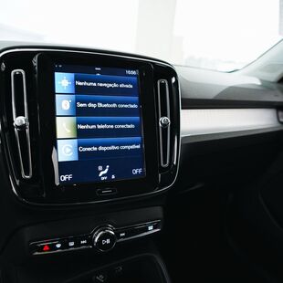 Volvo XC40 2.0 T4 Momentum FWD