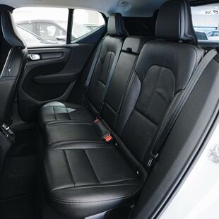 Volvo XC40 2.0 T4 Momentum FWD