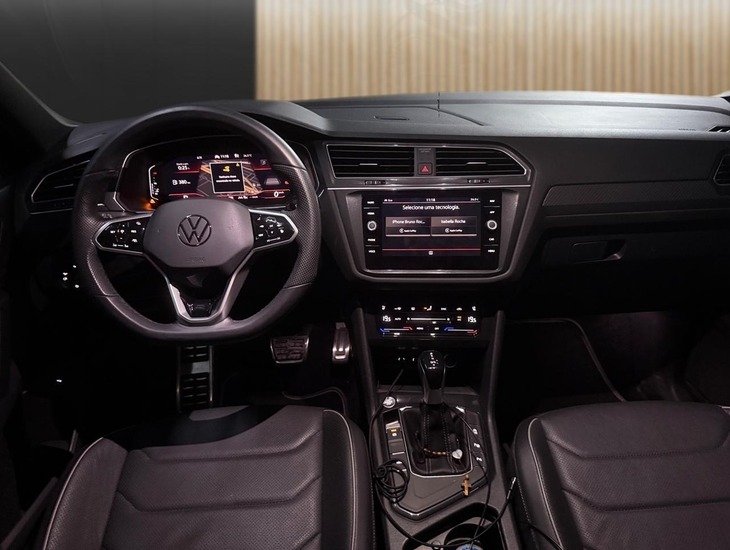 galeria TIGUAN Allspac R-Line 300 TSI 2.0