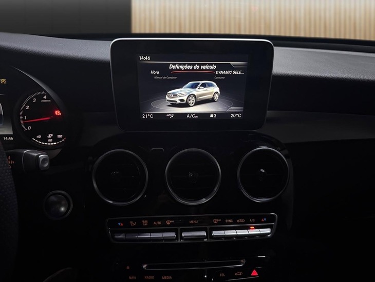 galeria GLC 250 Sport 4MATIC 2.0 TB 16V Aut.