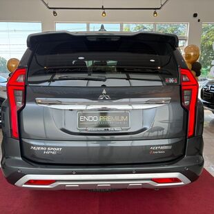 Mitsubishi .PAJERO SPORT HPE-S 2.4 4x4 Diesel Aut Pajero Sport HPE-S 2.4 4x4 Diesel Aut