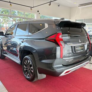 Mitsubishi .PAJERO SPORT HPE-S 2.4 4x4 Diesel Aut Pajero Sport HPE-S 2.4 4x4 Diesel Aut