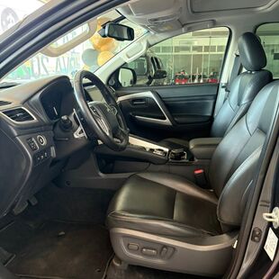 Mitsubishi .PAJERO SPORT HPE-S 2.4 4x4 Diesel Aut Pajero Sport HPE-S 2.4 4x4 Diesel Aut