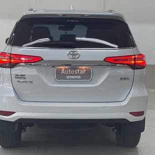 Toyota SW4 SRX 2.8 Turbodiesel 4x4 (Aut.) (7 Lugares)