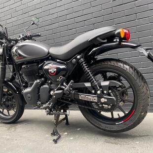 Royal Enfield Hunter 350 Dapper