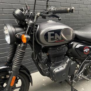 Royal Enfield Hunter 350 Dapper