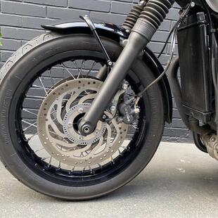 Triumph Bonneville T120 Black