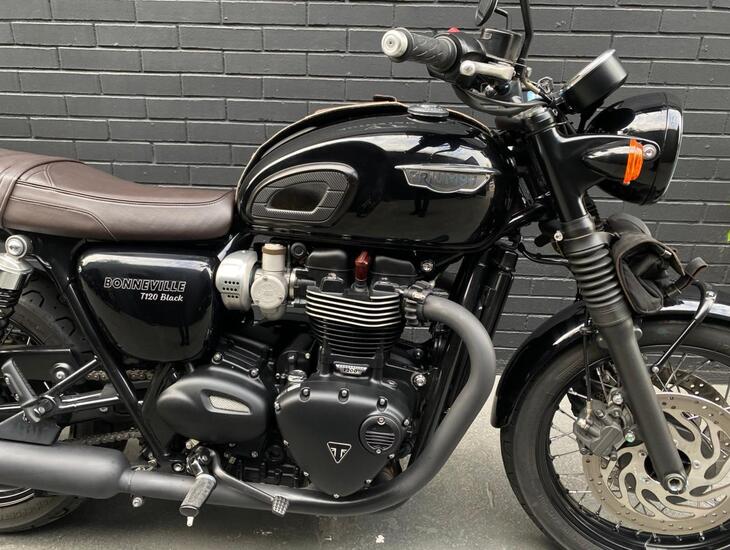 galeria Bonneville T120