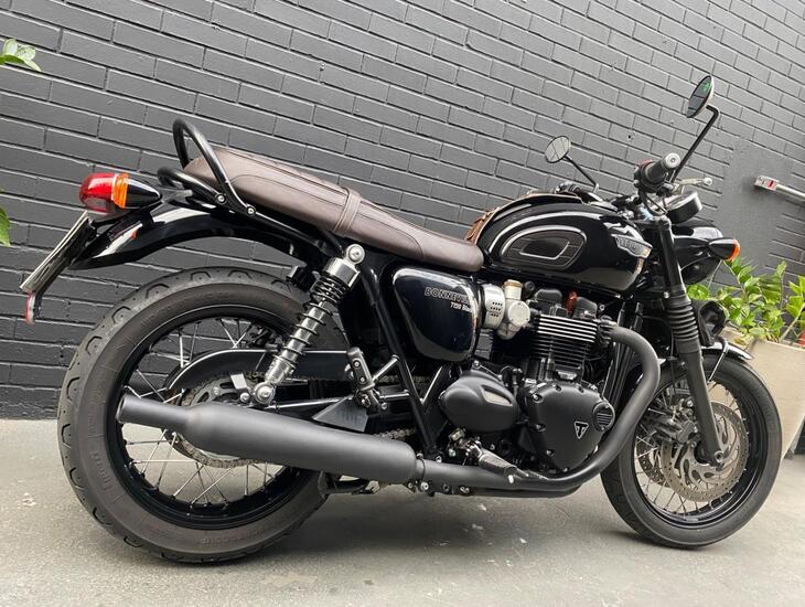 galeria Bonneville T120