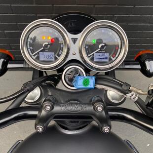 Triumph Bonneville T120 Black