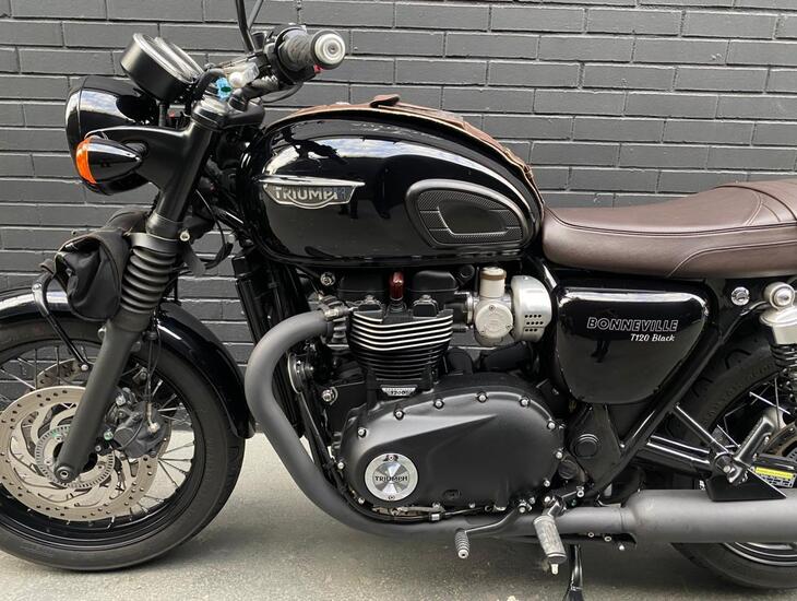 galeria Bonneville T120