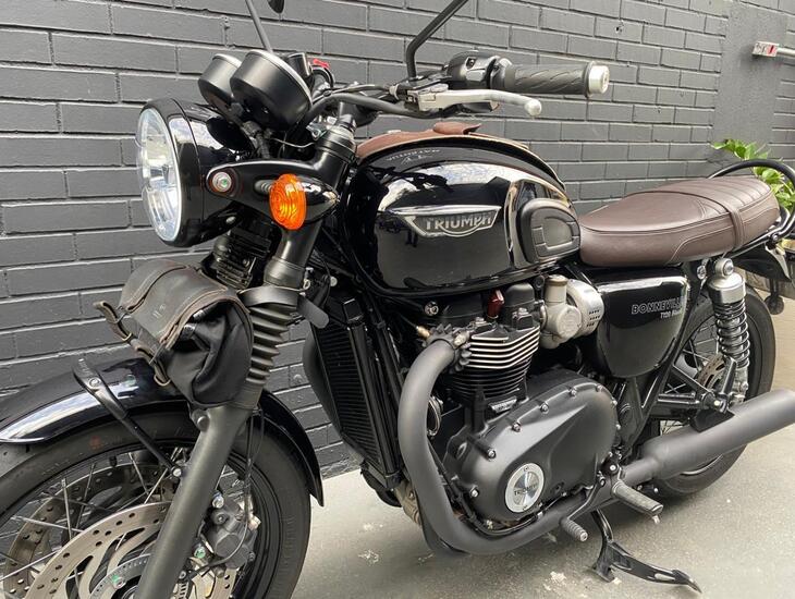 galeria Bonneville T120