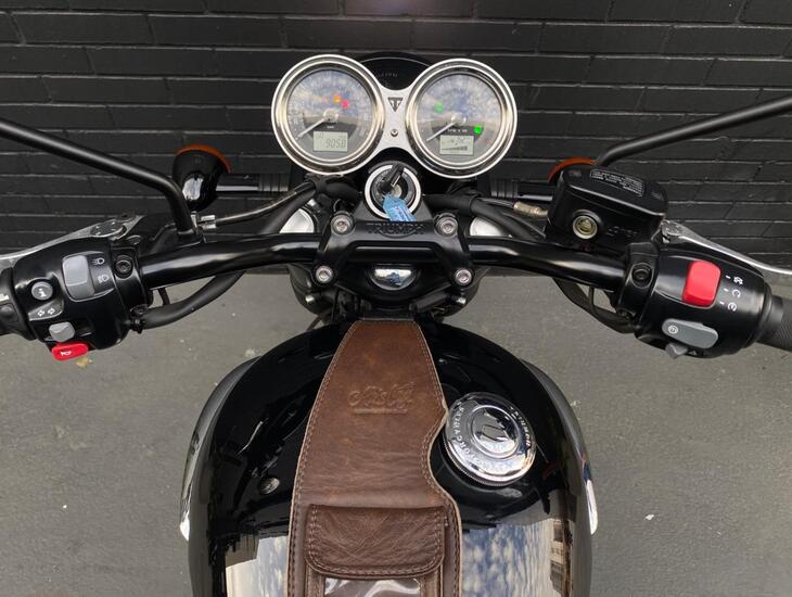 galeria Bonneville T120