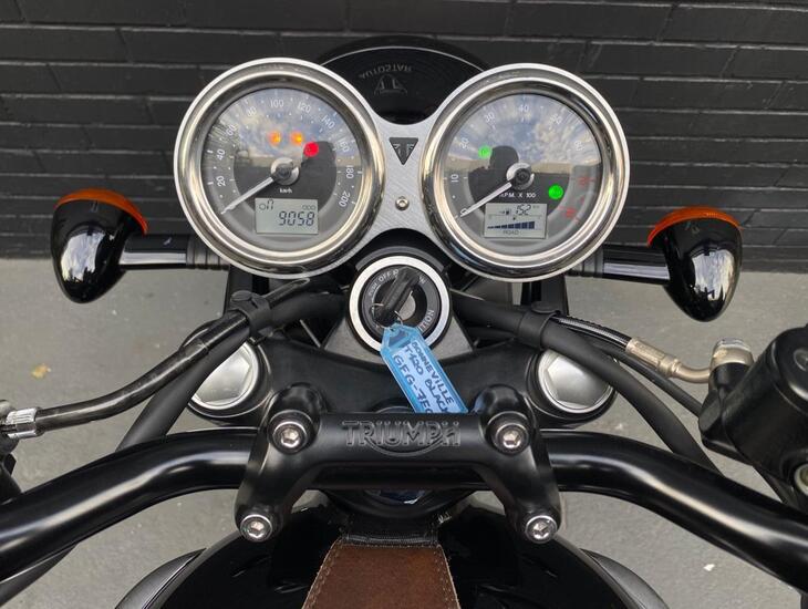 galeria Bonneville T120