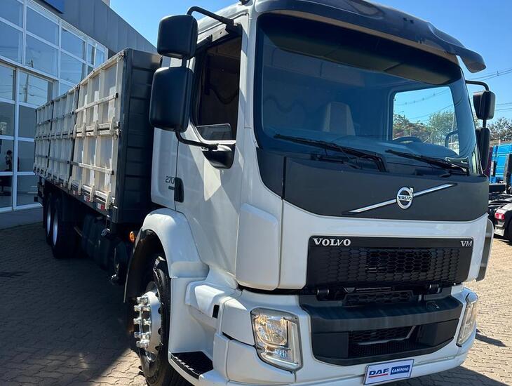 galeria VOLVO VM270 6X2R