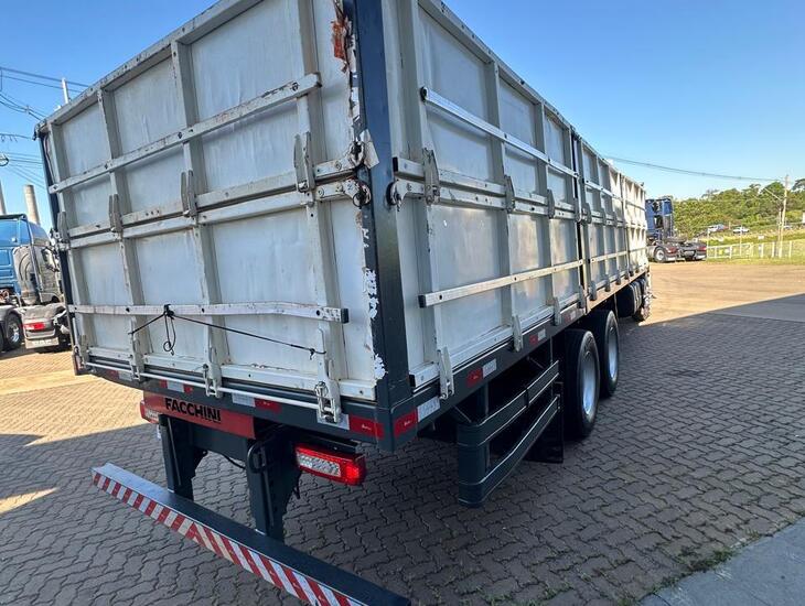 galeria VOLVO VM270 6X2R