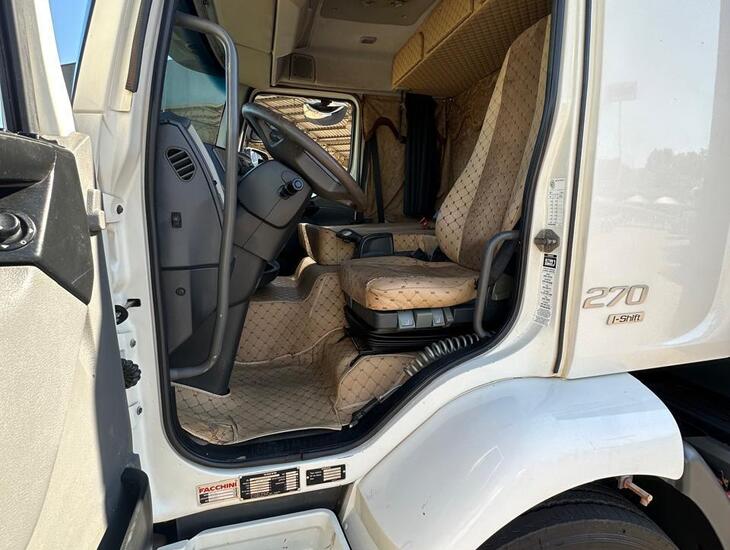 galeria VOLVO VM270 6X2R