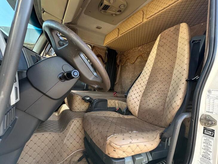 galeria VOLVO VM270 6X2R