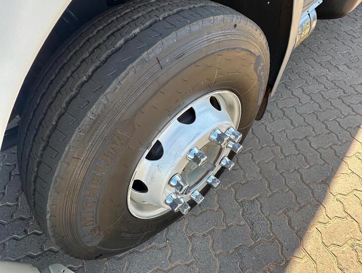 galeria VOLVO VM270 6X2R