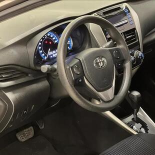 Toyota YARIS 1.5 16V Sedan XL Live