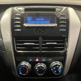 Toyota YARIS 1.5 16V Sedan XL Live