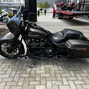 Harley Davidson Street Glide SPECIAL FLHXS