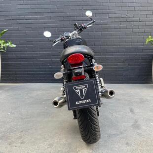 Triumph Street Twin 900cc